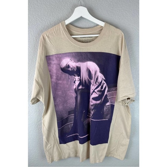 Ariana Grande Sweetener Tour Filtered Staircase T-shirt Size 2X - Picture 4 of 11